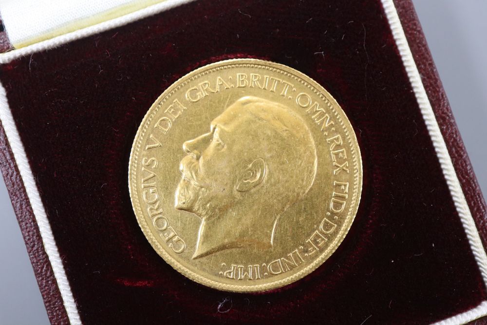 A George V gold £5 coin, 1911, F.